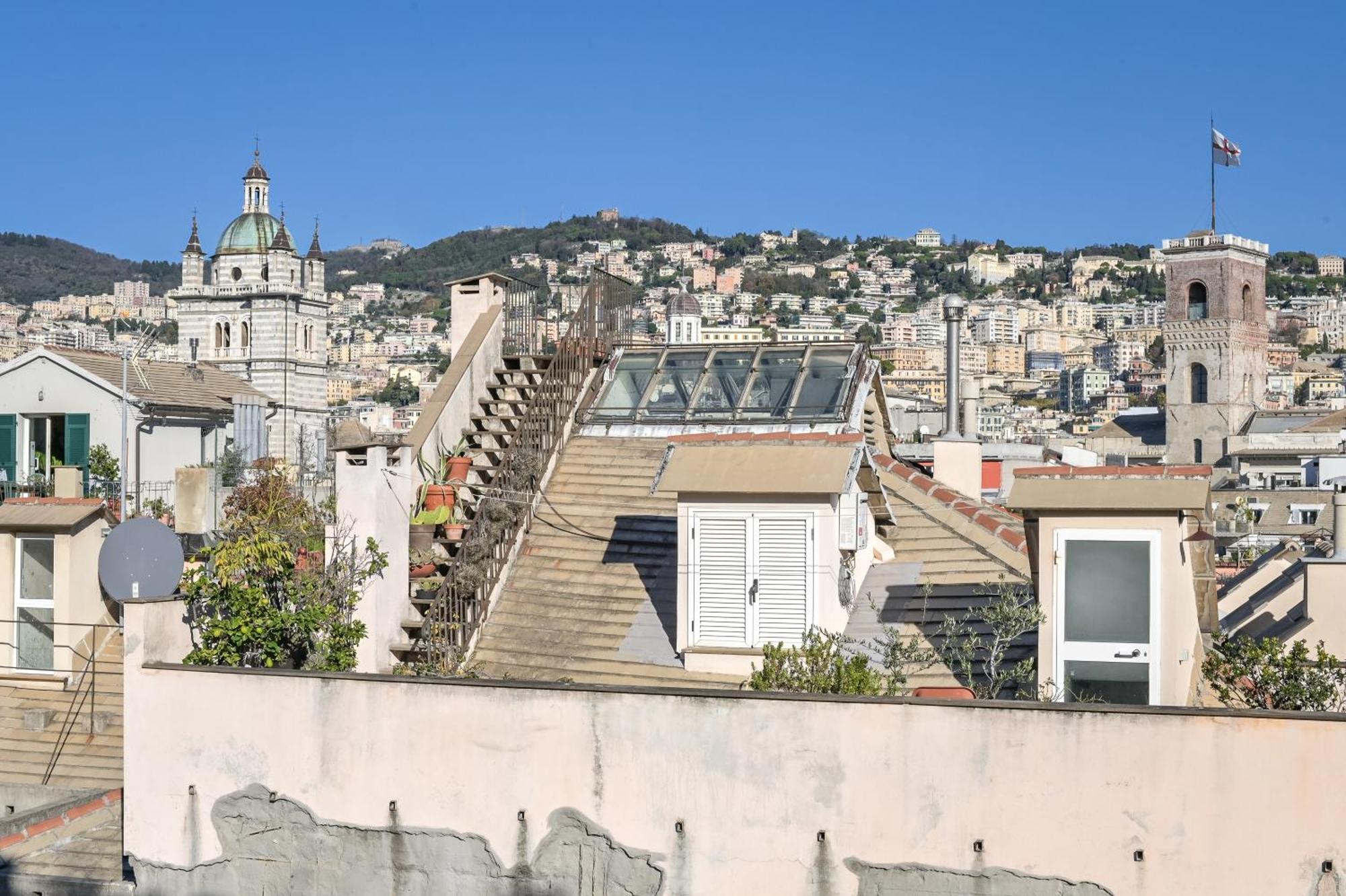 Lovely Room On Rooftops - Genovainrelax Exterior photo